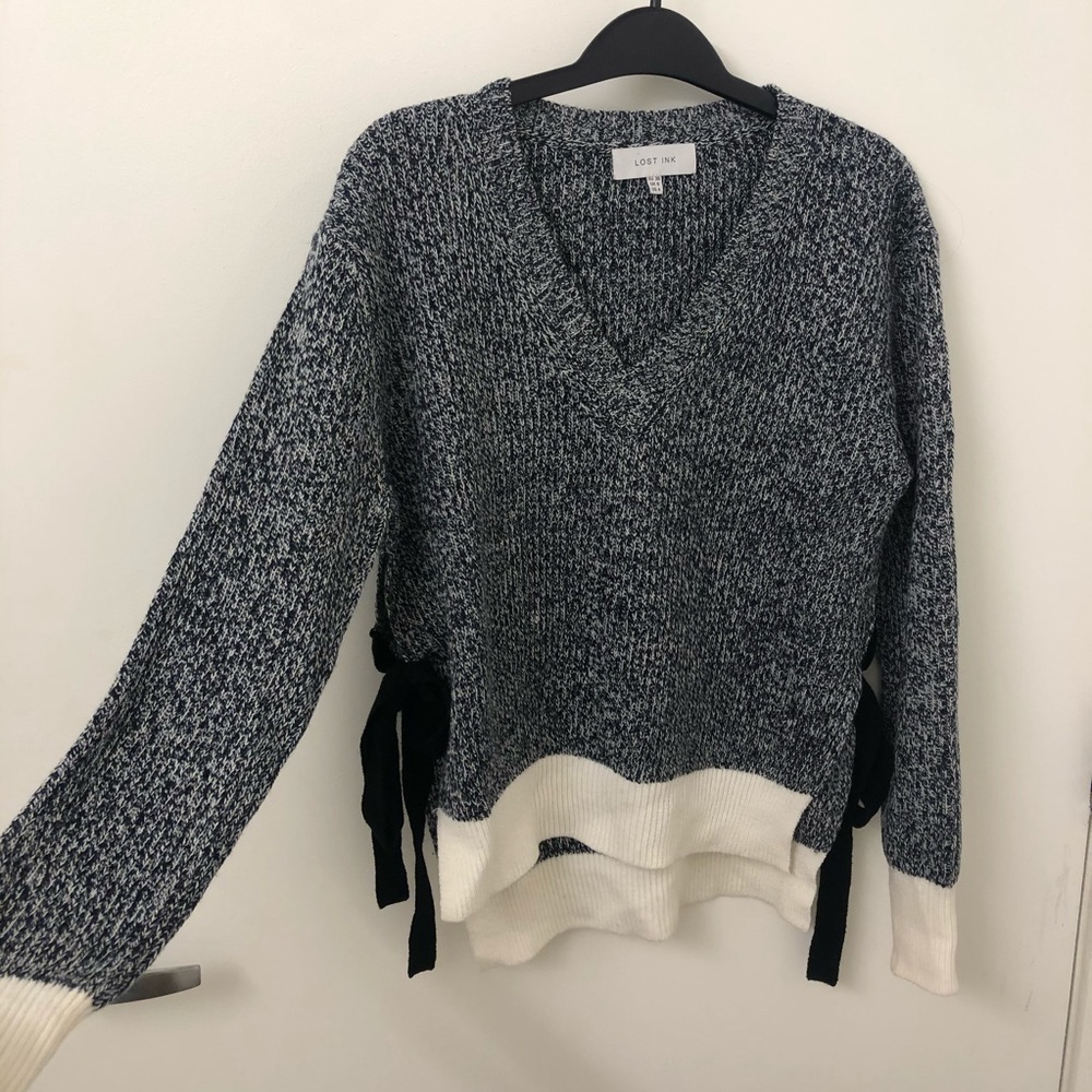 Revolve Sweater Size: 4